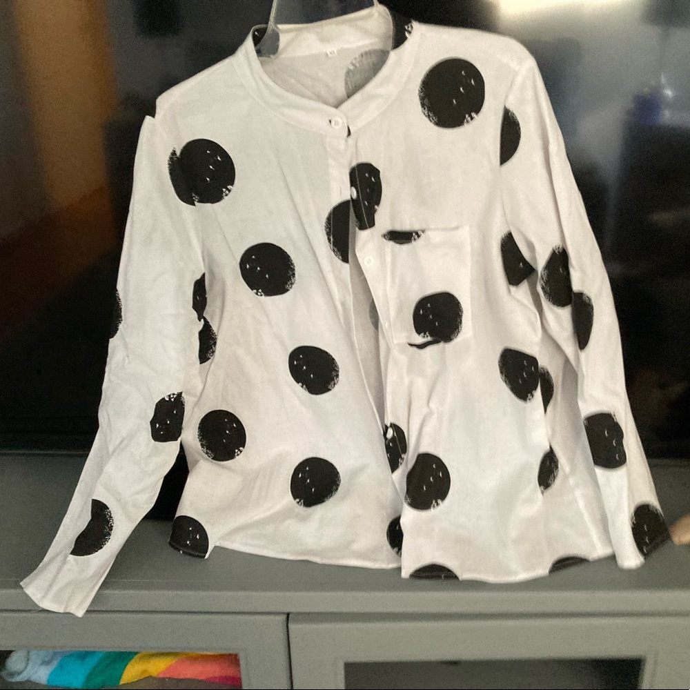 Women’s polka dot shirt
